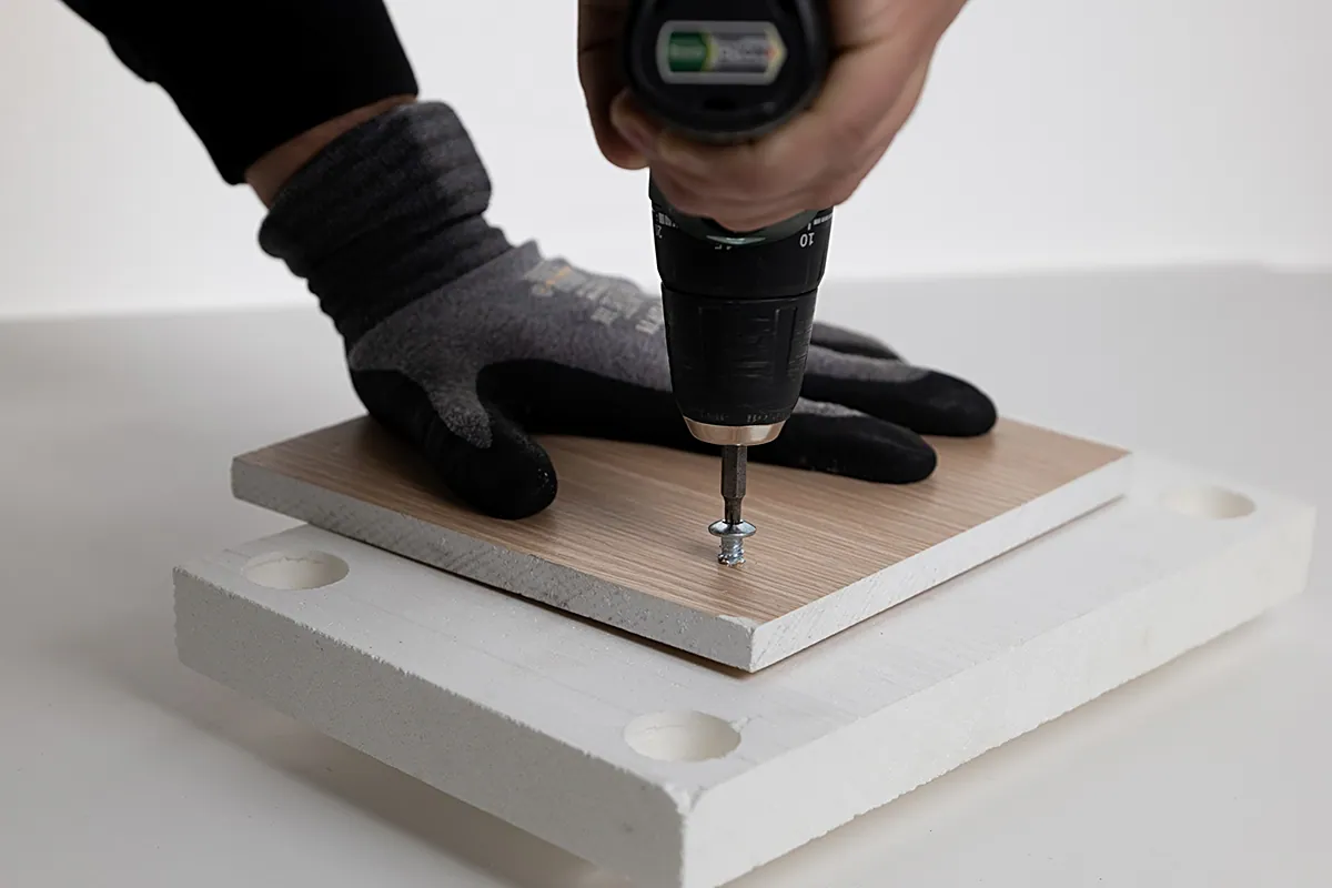 CF- Möbelbau - Anwendungen - Schraubbar