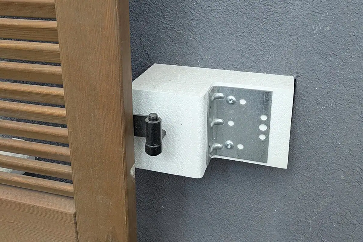 CF - Sonnenschutz - Anwendungen - Klapp- und Schiebeläden